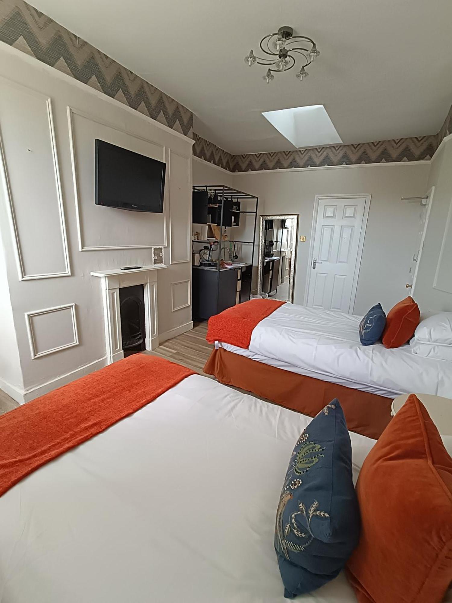 Rooms On The Prom كيلتنهام المظهر الخارجي الصورة