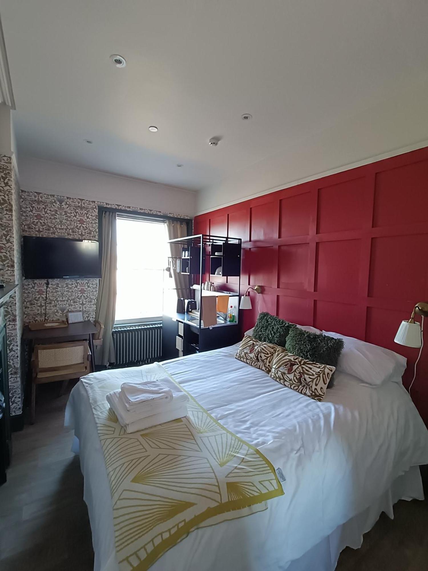 Rooms On The Prom كيلتنهام المظهر الخارجي الصورة