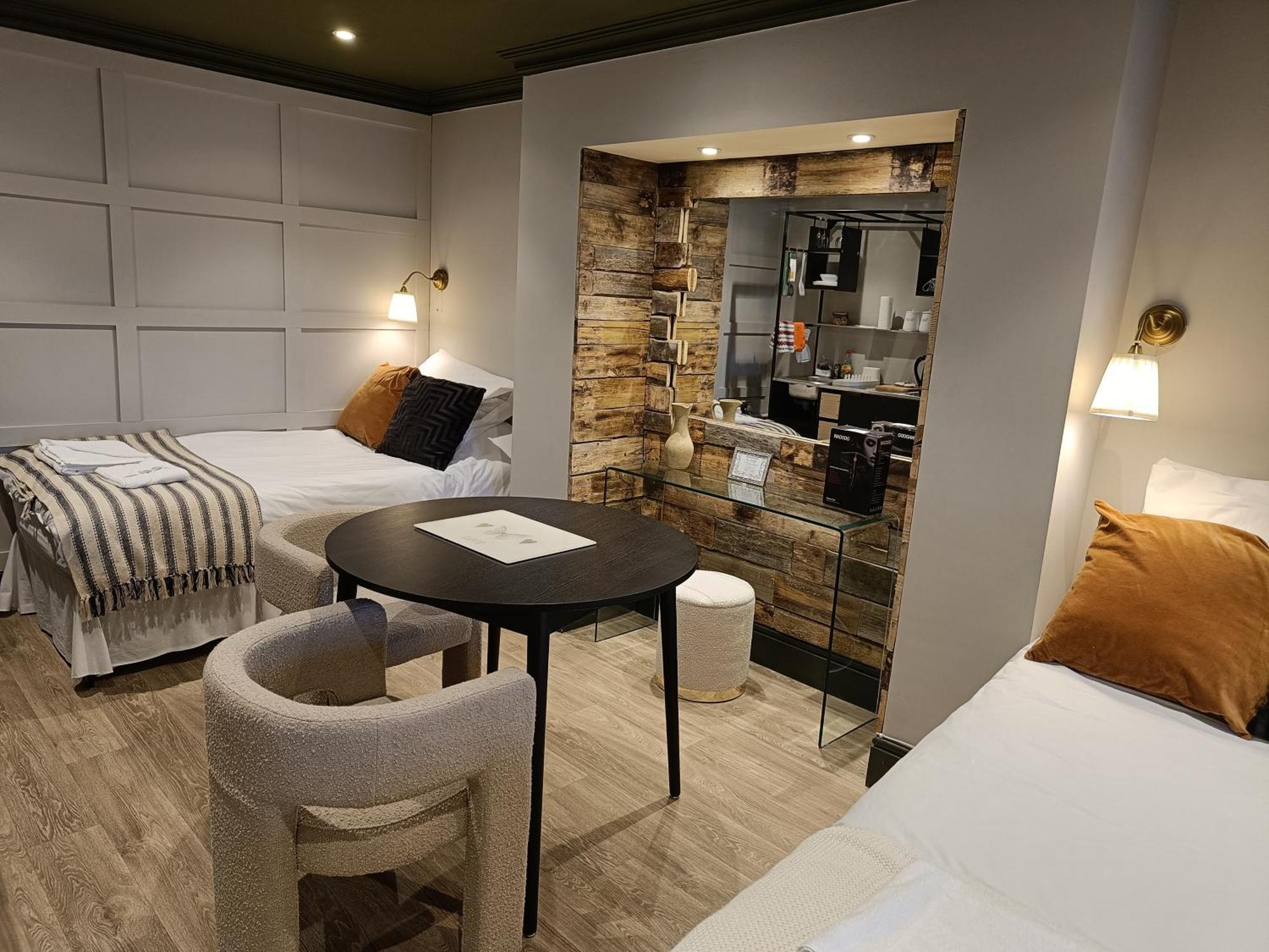 Rooms On The Prom كيلتنهام المظهر الخارجي الصورة